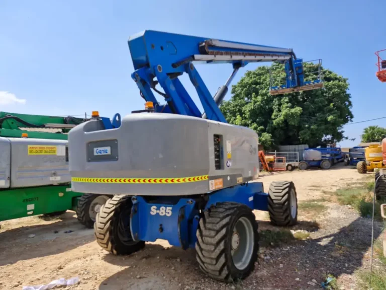 במת זרוע טלסקופית ישרה